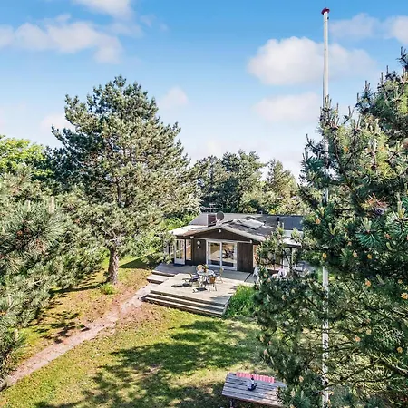 Holiday home Beautiful In With Kitchen Martofte